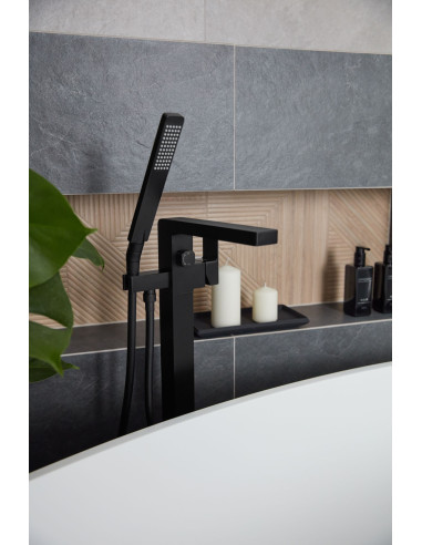 LOGON BLACK stāvošais vannas maisītājs 5135-510-81
