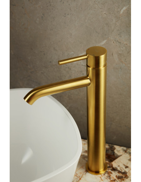 MOZA BRUSHED GOLD stāvošais izlietnes maisītājs uz virsmas 5032-612-31