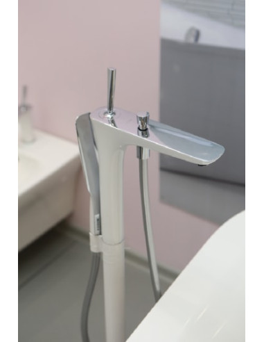 Hansgrohe jaucējkrāns vannai ar dušu PuraVida...