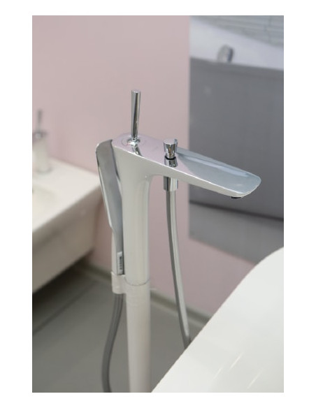 Hansgrohe jaucējkrāns vannai ar dušu PuraVida 15473400