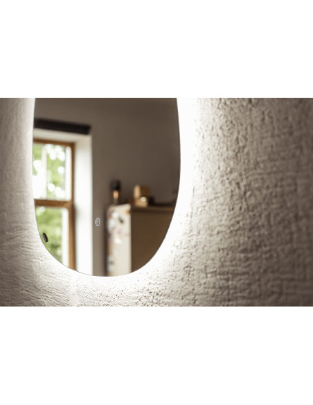 NAIRA Spogulis ar fona LED apgaismojumu pa perimetru