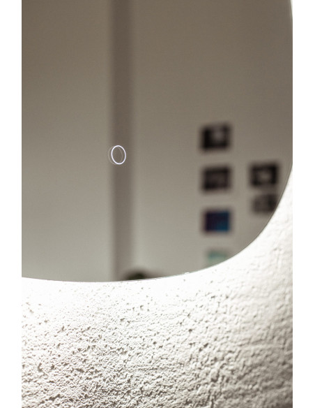 NAIRA Spogulis ar fona LED apgaismojumu pa perimetru