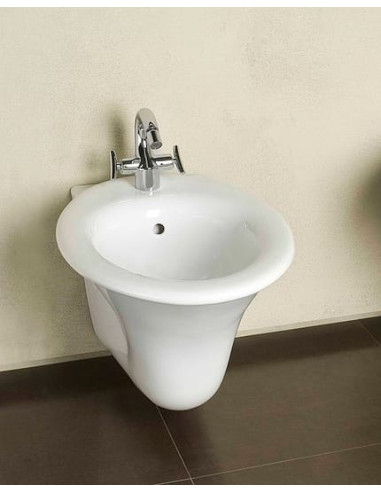 Hatria piekaramais bidē Sculture