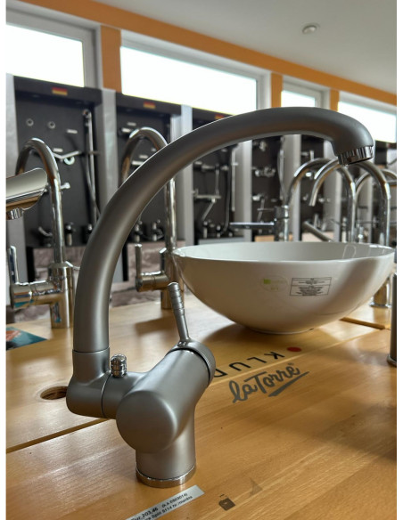 La torre Izlietnes krāns ar nolocāmu izteku 5114 - 1 La torre Izlietnes krāns ar nolocāmu izteku 5114 - 1