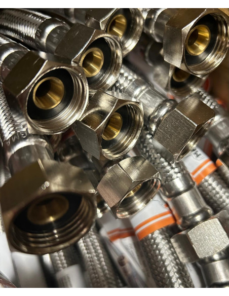 Lokanais nerūsējošā tērauda pievads ar blīvēm Ǿ9x14 702/A 1/2 F x 1/2 F - 2 Lokanais nerūsējošā tērauda pievads ar blīvēm Ǿ9x14 702/A 1/2 F x 1/2 F - 2