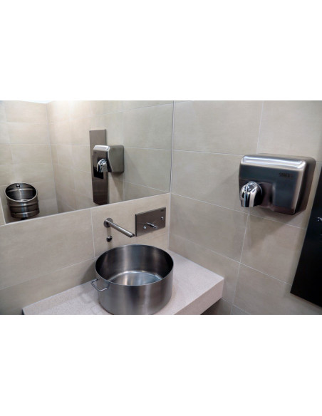 Automātisks sienas roku žāvētājs ar nerūsējošā tērauda matētu vāku