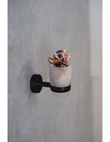 Nerūsējošā tērauda stikla turētājs, melna matēta apdare Nerūsējošā tērauda stikla turētājs, melna matēta apdare