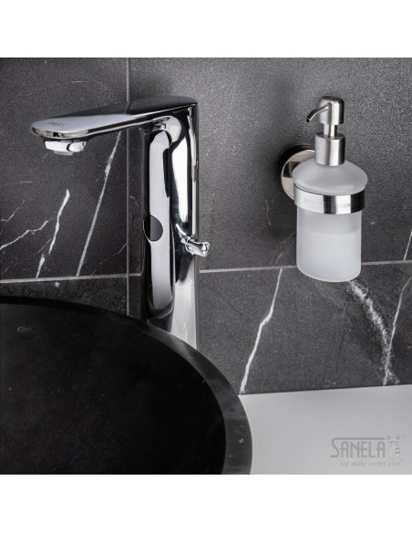 Nerūsējošā tērauda stikla ziepju dozators, pulēta apdare Nerūsējošā tērauda stikla ziepju dozators, pulēta apdare