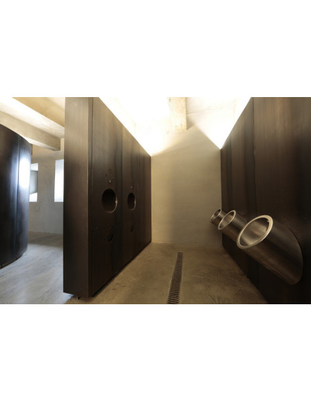 Vandālizturīgs nerūsējošā tērauda pisuārs Vandālizturīgs nerūsējošā tērauda pisuārs