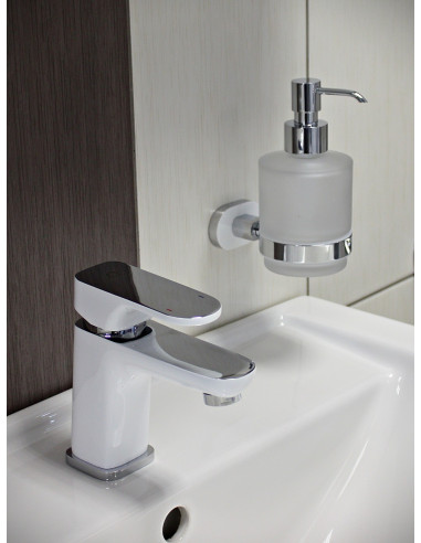 Настенный дозатор для жидкого мыла  хром/белый Аксессуар для ванной ЮКОН - Barva chrom/bílá