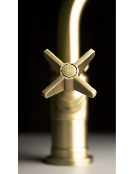 Deante Temisto izlietnes krāns BQT_M20D